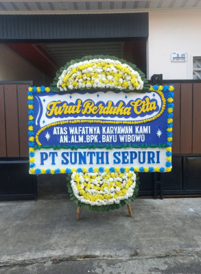 Papan Bunga Duka di Titi Rante
