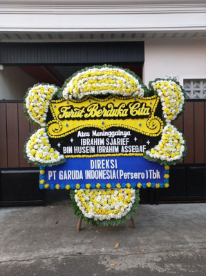 Papan Bunga Duka di Titi Rante