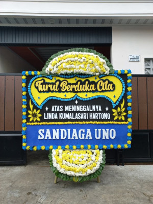 Papan Bunga Duka di Titi Rante