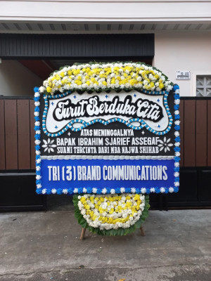 Papan Bunga Duka di Titi Rante